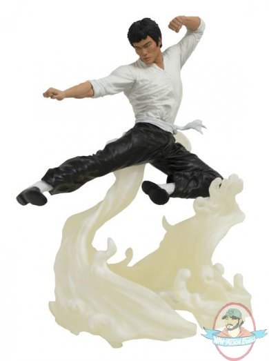 Bruce Lee Air Pvc Gallery Figure by Diamond Select