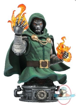 Marvel Comic Dr Doom Bust by Diamond Select