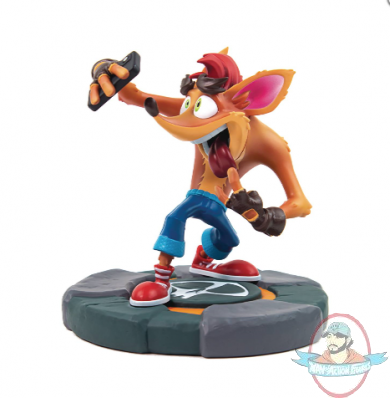 Crash Bandicoot 4 Selfie 7 inch Statue Rubber Road