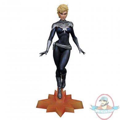 SDCC Marvel Gallery Statue Captain Shield Exclusive Diamond Select