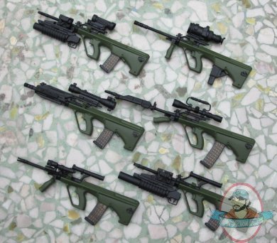 1:6 Scale  Armoury AUG Weapon Set of 6 (green)