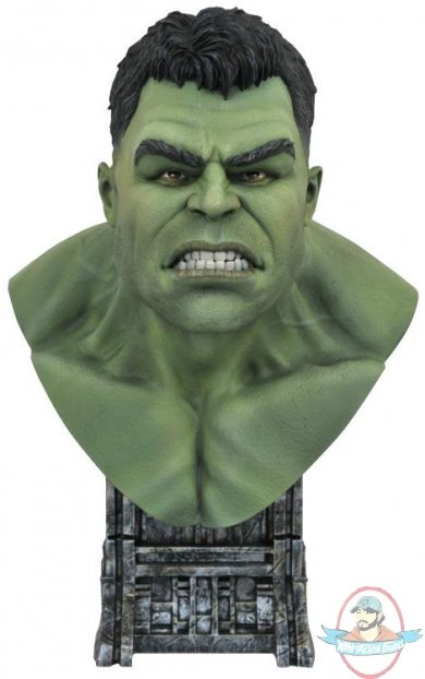 Marvel Legends in 3D Hulk 1/2 Scale Limited Edition Bust