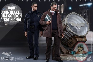 1/6 Dc Batman John Blake & Jim Gordon Bat-Signal MMS Hot Toys 1/6 Dc Batman John Blake & Jim Gordon Bat-Signal MMS Hot Toys