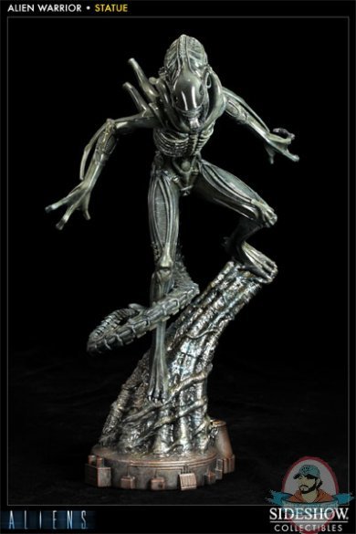 Alien Warrior Statue by Sideshow Collectibles