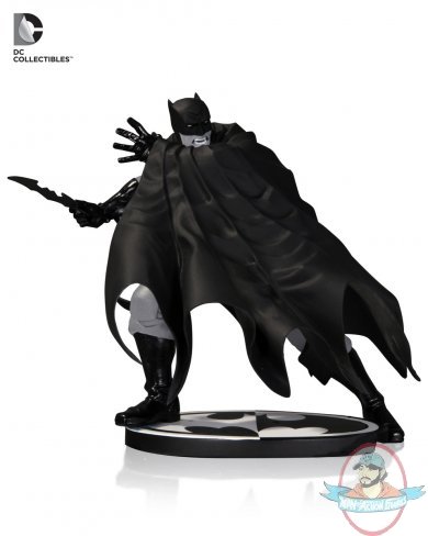 Batman Black & White Statue by Dave Johnson DC Collectibles Batman Black & White Statue by Dave Johnson DC Collectibles