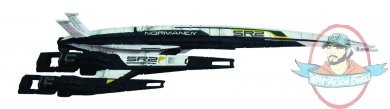 Mass Effect Normandy SR2 Cerberus Ship Replica by Dark Horse Comics Mass Effect Normandy SR2 Cerberus Ship Replica by Dark Horse Comics