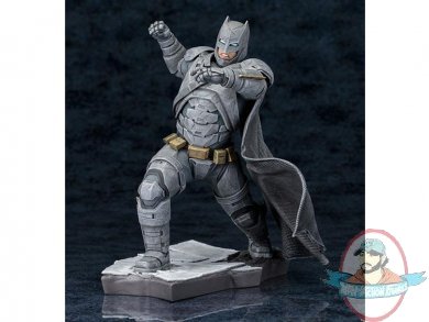 Batman v Superman Dawn of Justice ArtFX+ Statue Armored Batman