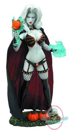 Femme Fatales Lady Death II PVC Statue by Diamond Select