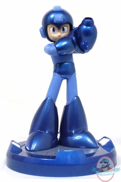 Capcom Megaman 25th Anniversary Statue Capcom Megaman 25th Anniversary Statue