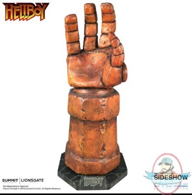 2019_02_27_15_39_15_hellboy_right_hand_of_doom_prop_replica_by_chronicle_sideshow_internet_explo.jpg