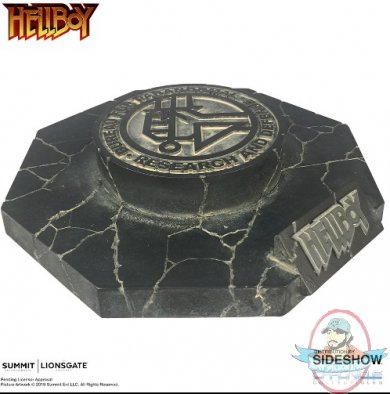 2019_02_27_15_39_51_hellboy_right_hand_of_doom_prop_replica_by_chronicle_sideshow_internet_explo.jpg