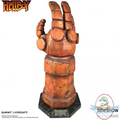 2019_02_27_15_40_31_hellboy_right_hand_of_doom_prop_replica_by_chronicle_sideshow_internet_explo.jpg