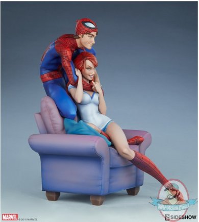 2019_11_14_23_07_27_https_www.sideshow.com_storage_product_images_200556_spider_man_and_mary_jane_.jpg