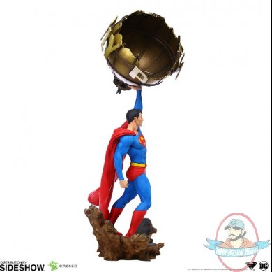 2019_12_23_06_21_05_superman_sixth_scale_statue_by_enesco_and_grand_jester_studios_sideshow_collec.jpg