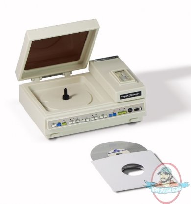2020_10_19_13_27_10_https_www.sideshow.com_storage_product_images_906971_dragons_lair_replicade_dr.jpg