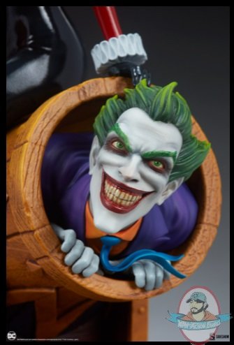 2021_05_14_09_49_21_harley_quinn_and_the_joker_diorama_by_sideshow_collectibles_sideshow_collectib.jpg