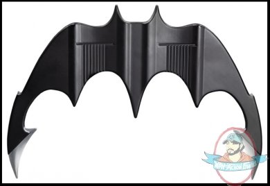 2021_06_25_13_16_57_1989_batman_metal_batarang_replica_sideshow_collectibles.jpg