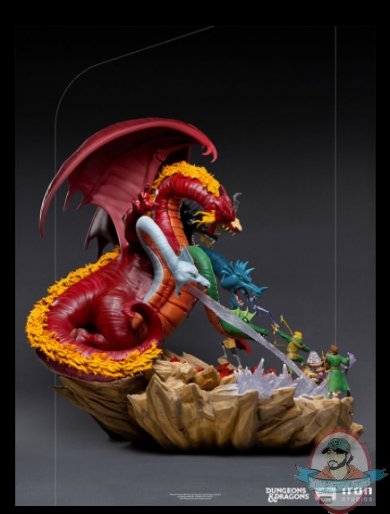 2021_07_28_15_20_10_dungeons_dragons_tiamat_battle_demi_art_scale_diorama_by_iron_studios_sidesh.jpg