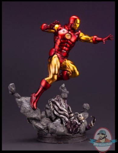 2021_08_02_07_16_36_iron_man_avengers_fine_art_statue_sideshow_collectibles.jpg