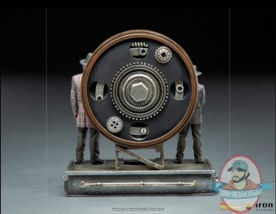 2021_08_02_14_15_05_marty_and_doc_at_the_clock_deluxe_1_10_scale_statue_by_iron_studios_sideshow_c.jpg
