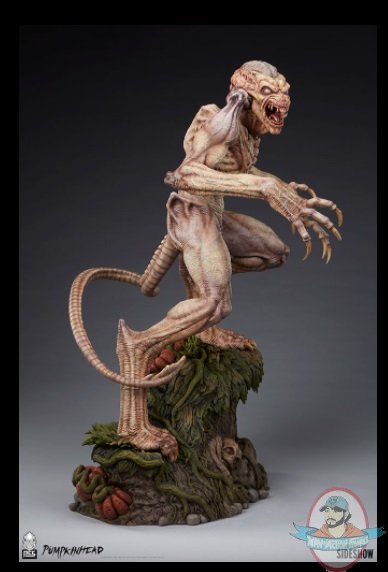 2021_08_03_14_29_03_pumpkinhead_statue_by_pcs_sideshow_collectibles.jpg