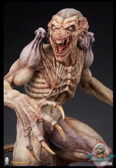2021_08_03_14_29_19_pumpkinhead_statue_by_pcs_sideshow_collectibles.jpg