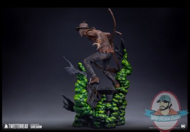 2021_08_11_09_20_29_dc_comics_scarecrow_maquette_by_tweeterhead_sideshow_collectibles.jpg