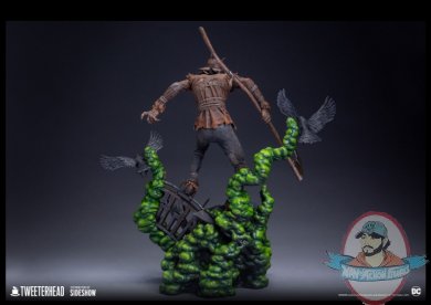 2021_08_11_09_20_42_dc_comics_scarecrow_maquette_by_tweeterhead_sideshow_collectibles.jpg