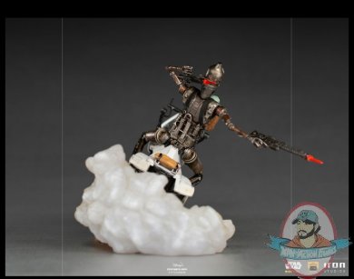2021_08_12_10_26_17_star_wars_ig_11_and_the_child_deluxe_1_10_scale_statue_by_iron_studios_sidesho.jpg