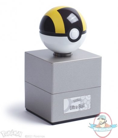 2021_10_05_08_41_16_ultra_ball_replica_by_the_wand_company_sideshow_collectibles.jpg