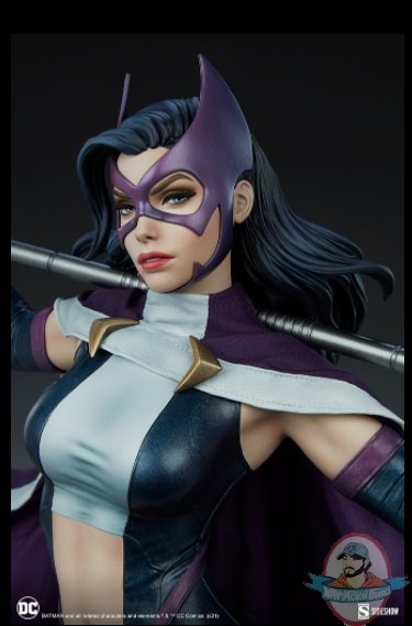 2021_10_06_08_25_32_huntress_premium_format_figure_sideshow_collectibles.jpg