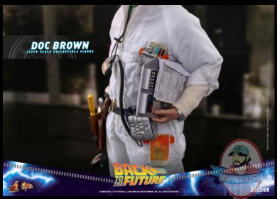 2021_10_06_17_01_41_doc_brown_sixth_scale_figure_by_hot_toys_sideshow_collectibles.jpg