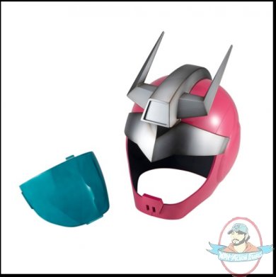 2021_10_11_14_16_57_char_aznable_normal_suit_helmet_replica_by_megahouse_sideshow_collectibles.jpg