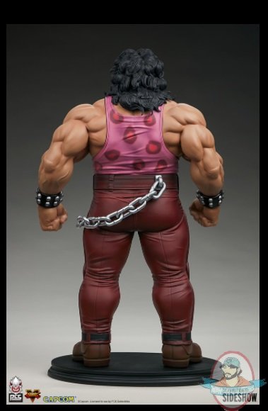 2021_10_19_21_21_15_hugo_1_4_statue_by_pcs_sideshow_collectibles.jpg