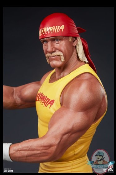 2021_10_26_12_10_13_hulkamania_hulk_hogan_1_4_scale_statue_by_pcs_sideshow_collectibles.jpg