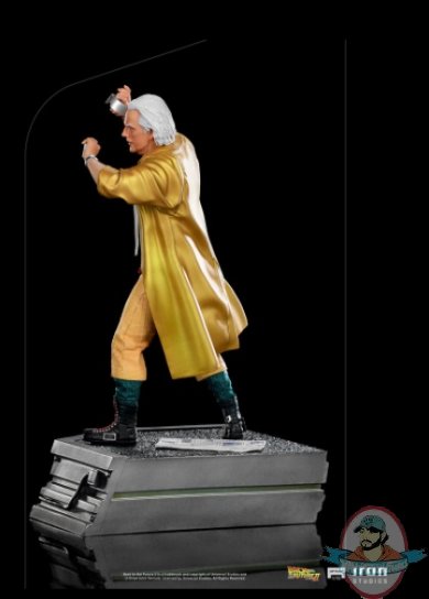 2021_10_26_17_41_33_doc_brown_1_10_art_scale_statue_by_iron_studios_sideshow_collectibles.jpg