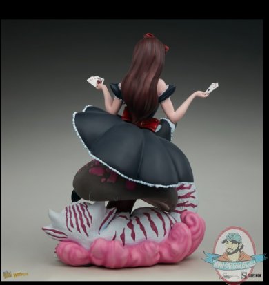 2021_10_28_17_52_50_j_scott_campbell_alice_in_wonderland_game_of_hearts_edition_statue_sideshow_c.jpg