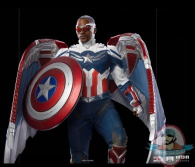 2021_10_29_14_15_12_captain_america_sam_wilson_closed_wings_version_1_4_legacy_replica_series_statue.jpg