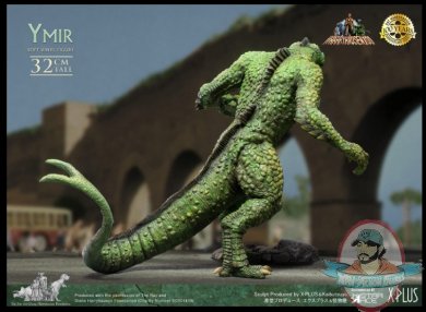 2021_11_10_20_30_08_ymir_statue_by_star_ace_toys_sideshow_collectibles.jpg