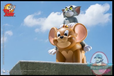 2021_11_19_08_10_28_tom_and_jerry_mega_piggyback_ride_700_version_statue_by_soap_studio_sidesho.jpg