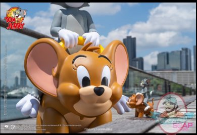 2021_11_19_08_10_43_tom_and_jerry_mega_piggyback_ride_700_version_statue_by_soap_studio_sidesho.jpg