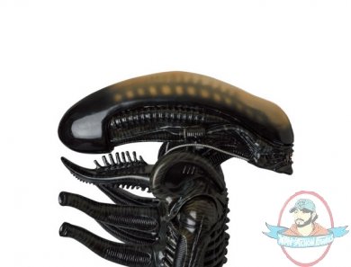 2021_12_01_15_12_01_alien_big_chap_statue_sideshow_collectibles.jpg