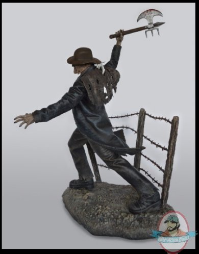 2021_12_16_13_12_23_creeper_statue_by_hollywood_collectibles_group_sideshow_collectibles.jpg