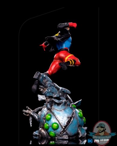 2021_12_16_13_42_16_superboy_statue_by_iron_studios_sideshow_collectibles.jpg