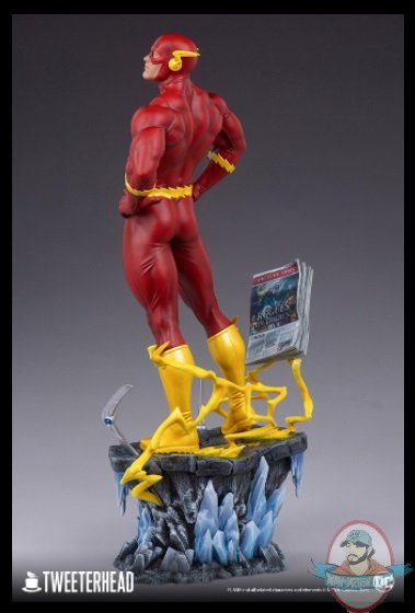 2021_12_21_10_53_33_dc_comics_the_flash_maquette_by_tweeterhead_sideshow_collectibles.jpg