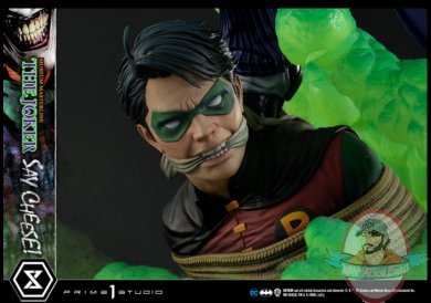 2022_01_07_11_41_46_the_joker_say_cheese_statue_by_prime_1_studio_sideshow_collectibles.jpg