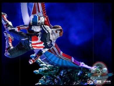 2022_01_25_13_08_10_captain_america_sam_wilson_deluxe_1_10_scale_statue_by_iron_studios_sideshow_c.jpg