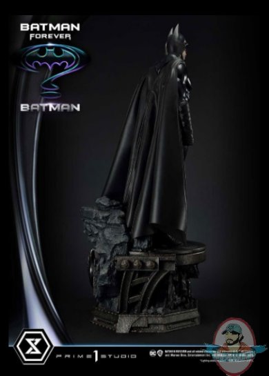2022_02_09_15_56_05_batman_1_3_scale_statue_by_prime_1_studio_sideshow_collectibles.jpg