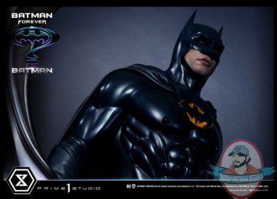 2022_02_09_15_57_29_batman_1_3_scale_statue_by_prime_1_studio_sideshow_collectibles.jpg