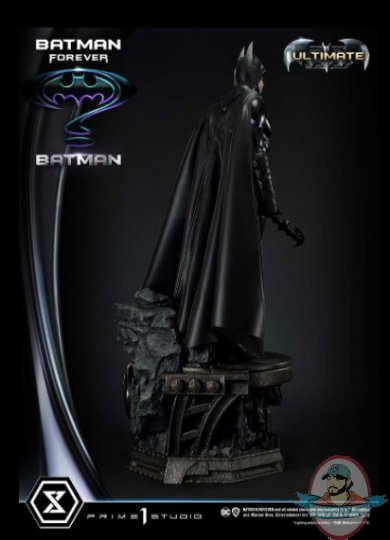 2022_02_10_11_42_03_batman_ultimate_version_1_3_scale_statue_by_prime_1_studio_sideshow_collecti.jpg